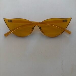 Stylish Orange Cat-Eye Sunglasses